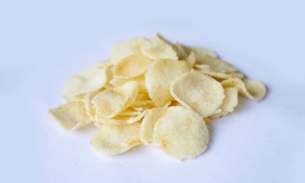 Camilan Opak Atau Keripik Tipis Dari Bahan Singkong