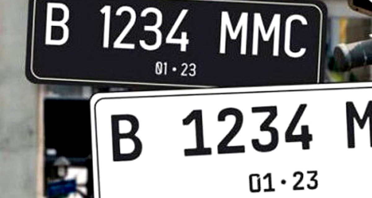 Identitas Resmi Kendaraan Menggunakan Sebuah Plat
