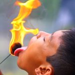 Pertunjukan Spritual Debus Yang Sangat Tradisional Di Indonesia