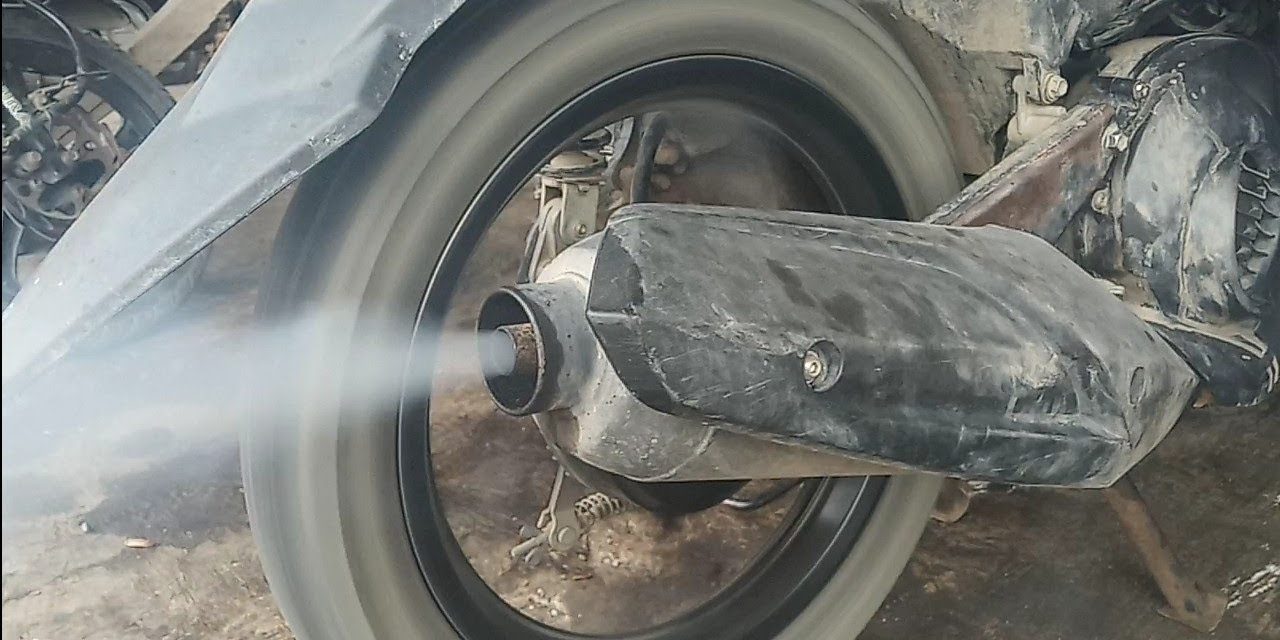 Kerusakan Sepeda Motor Saat Mengeluarkan Asap Knalpot