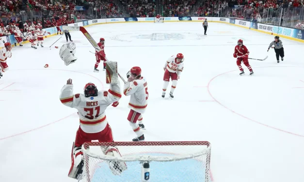 Olahraga Es Hockey Yang Cukup Sulit Di Lakukan