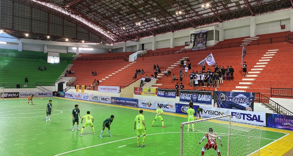 Olahraga Sepakbola Mini Atau Futsal Di Lapangan Kecil