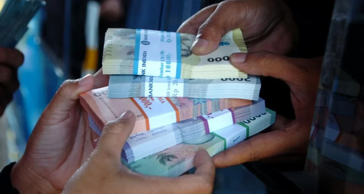 Penukaran Transaksi Uang Di Kehidupan Seharian