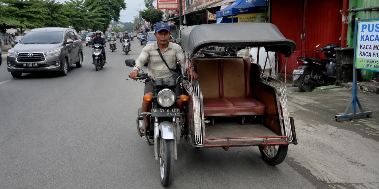 Transportasi Roda Tiga Becak Yang Unik Dari Medan