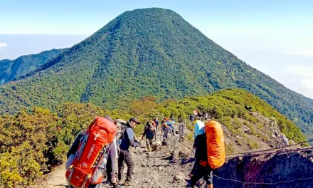 Jalur Pendakian Menjadi Keseruan Saat Mendaki