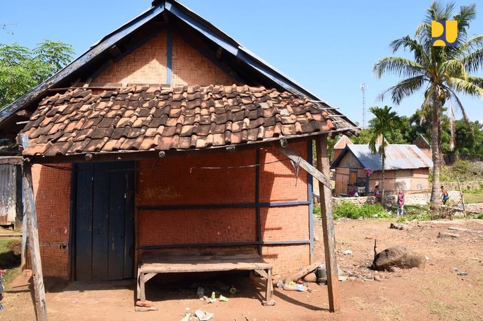 Bangunan Sederhana Gubuk Untuk Tempat Beristirahat