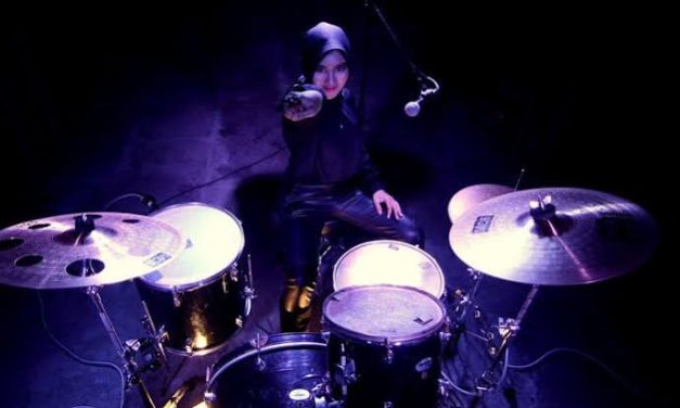 Perlengkapan Musik Salah Satunya Drum Yang Di Pukul