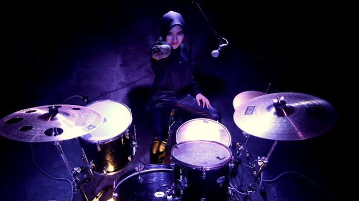 Perlengkapan Musik Salah Satunya Drum Yang Di Pukul