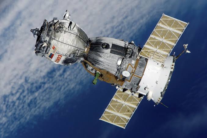 Orbit Luar Angkasa Sebuah Perangkat Satelit