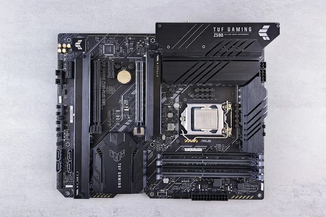 Komponen Utama Motherboard Pada Sebuah Komputer