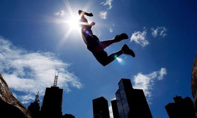 Gerakan Fisik Parkour Di Berbagai Tempat Umum