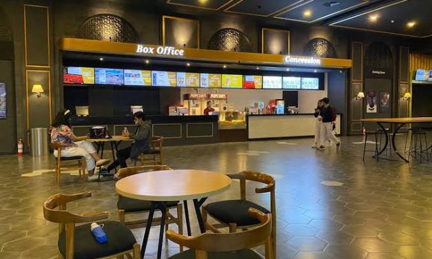 Teknologi Hiburan Cinema Menampilkan Sebuah Film