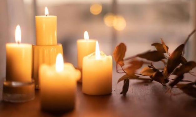 Penerangan Cahaya Lilin Dengan Bahan Yang Mudah