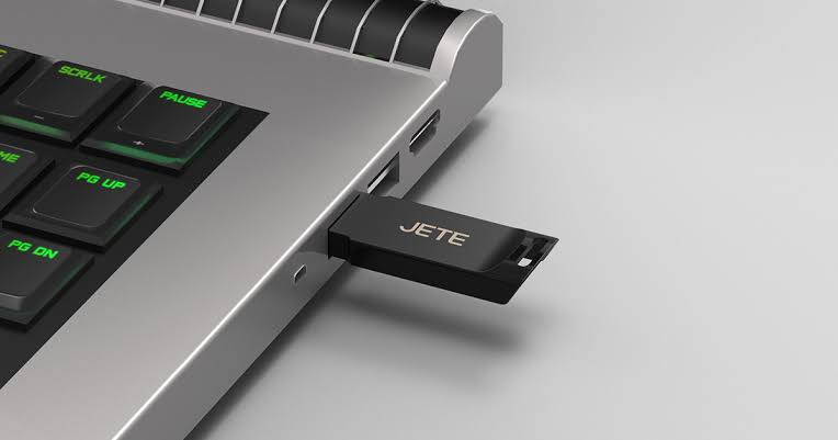 Perangkat Canggih Flashdisk Dalam Menyimpan Data Besar