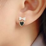 Tindakan Lubang Piercing Di Tubuh Seseorang