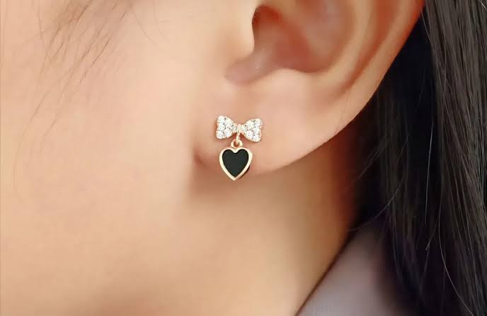 Tindakan Lubang Piercing Di Tubuh Seseorang