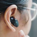 Perangkat Elektronik Headset Dengan Penggunaan Yang Banyak