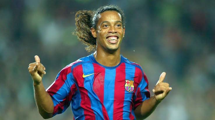 Seseorang Pesepakbola Ronaldinho Dari Negara Brasil