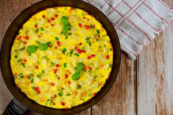 Makanan Simpel Omelet Dengan Telur Ayam